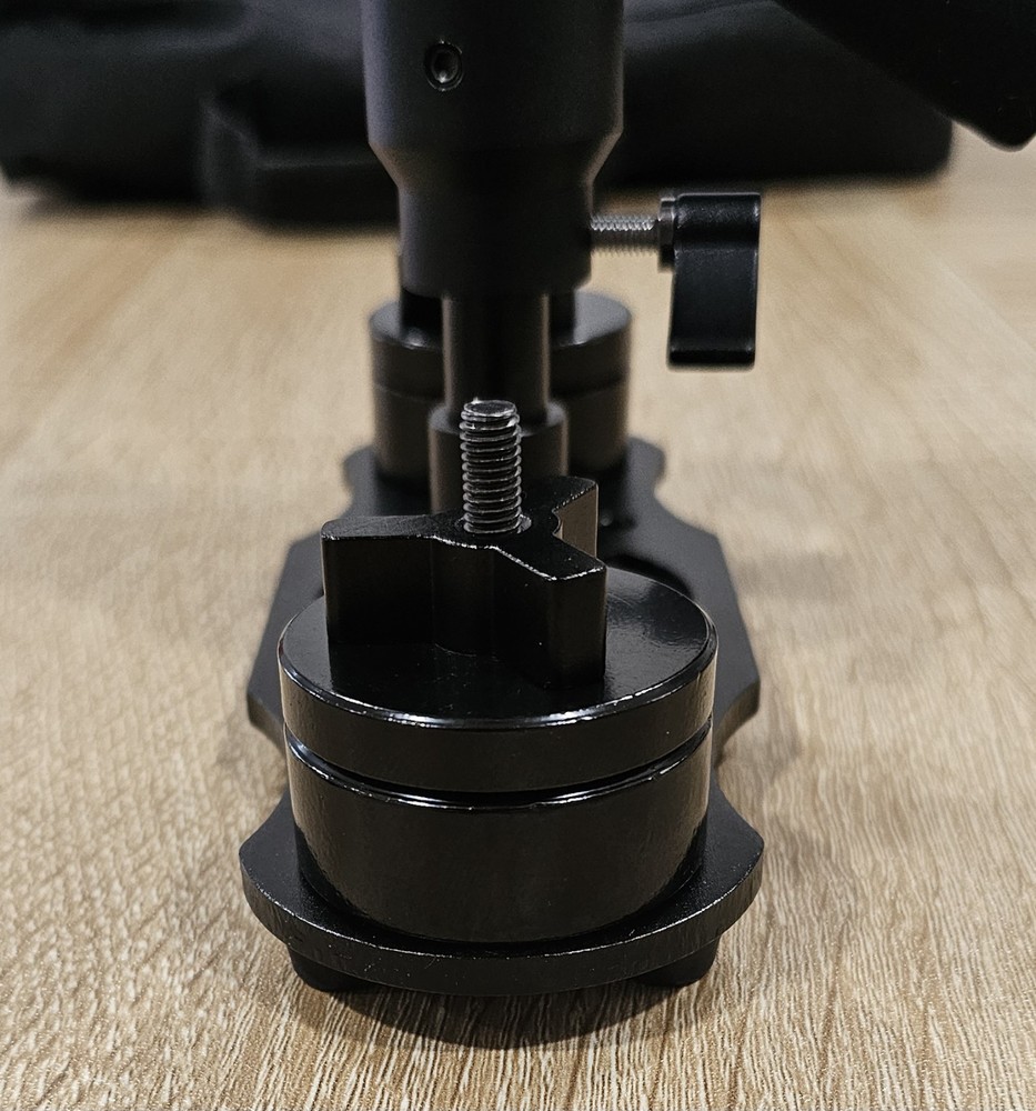 3 Axis Video/DSLR Camera Stabilizer - Adjustable - Counterweight w/ Case