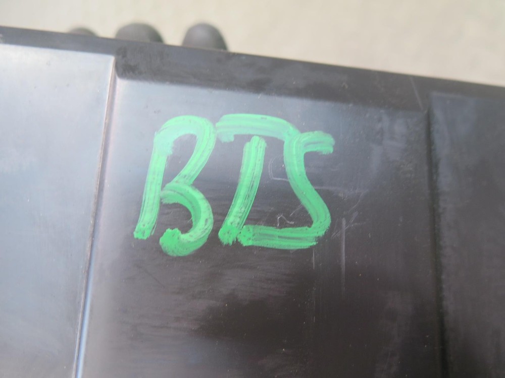 2016-2019 TESLA MODEL S 75D FRONT TRUNK FRUNK FUSE RELAY BOX MODULE UNIT