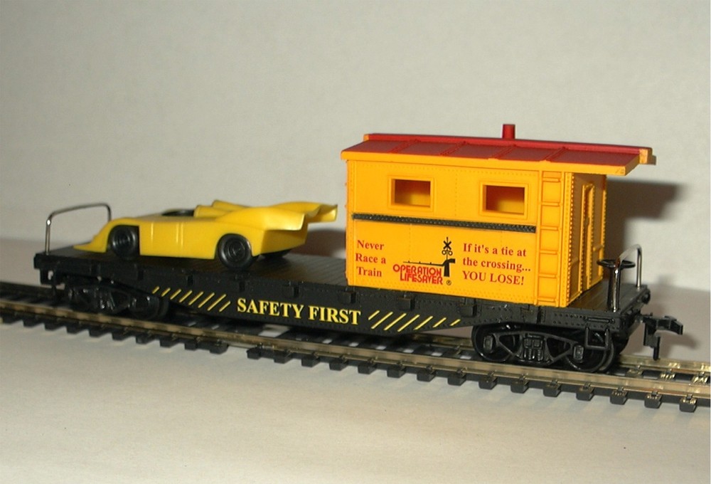 HO SCALE TRAINS MODEL POWER 5 PC OPERATION LIFESAVER TRAIN CAR SET
