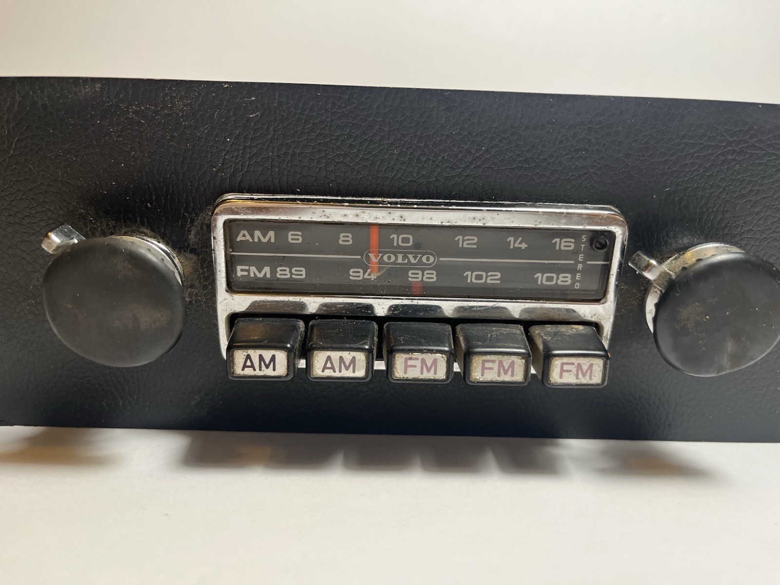 Vintage Blaupunkt Volvo AM/FM Stereo Radio Model 284028-8 - Untested