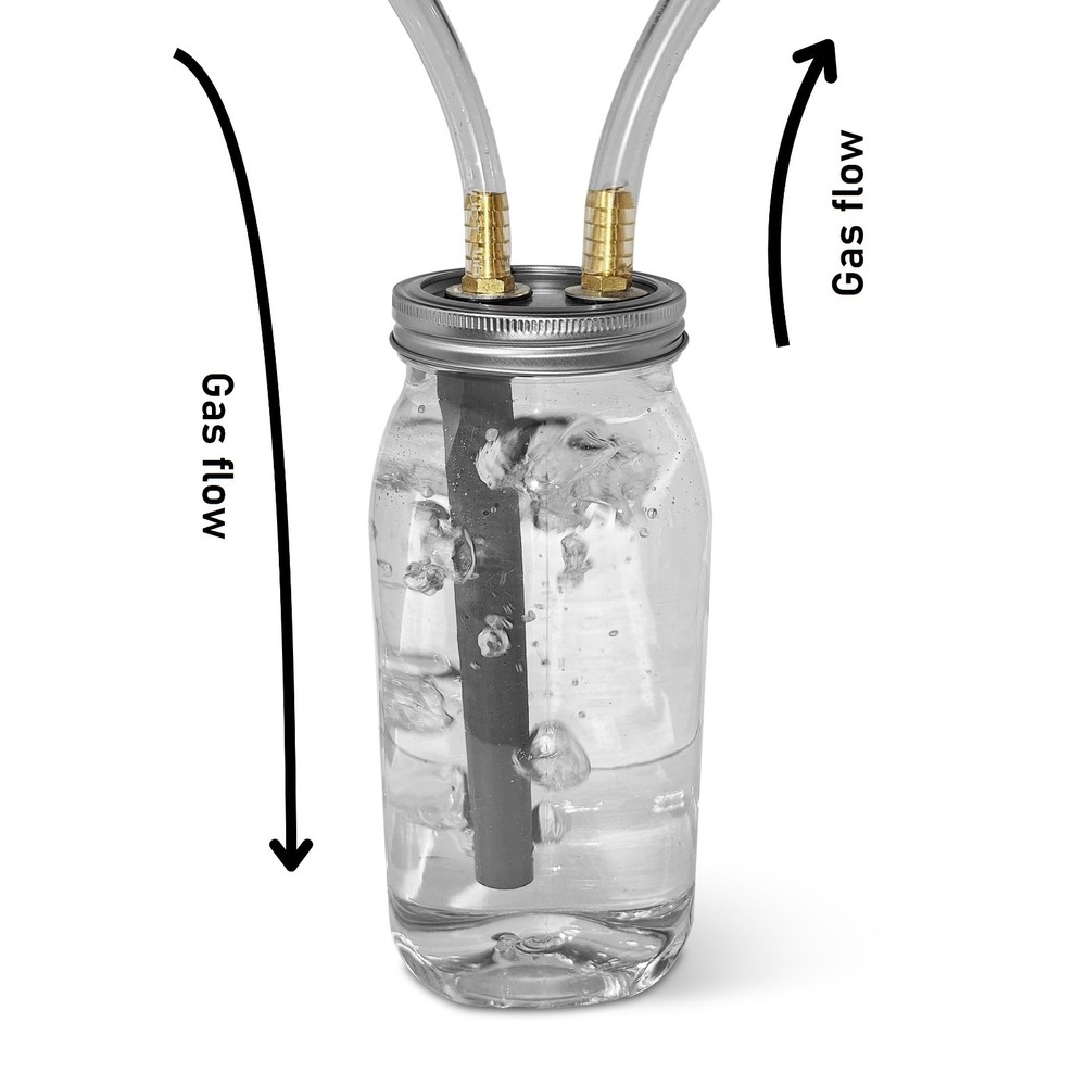 Simple gas filter/scrubber (vaporous gas)