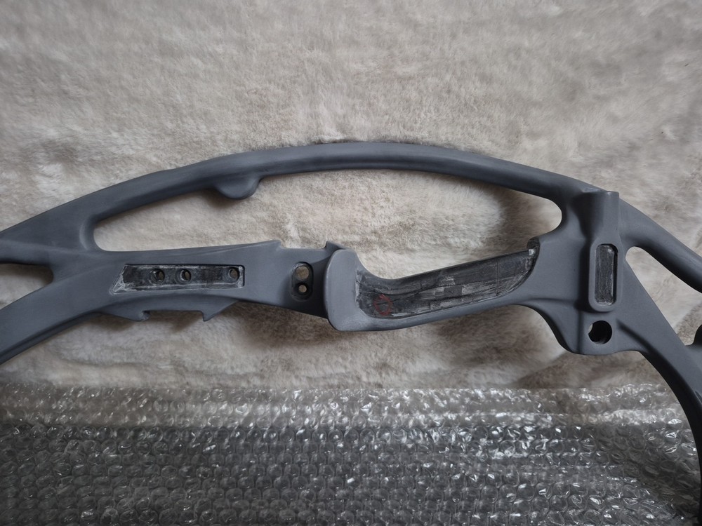 Hoyt RX-8 Compound Bow Riser Carbon Frame AR007 Right Hand Blank