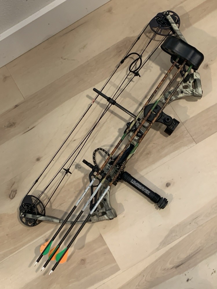 Compound Bow KIT — Diamond Razor Edge Compound Bow w/ Apex Gear Sight
