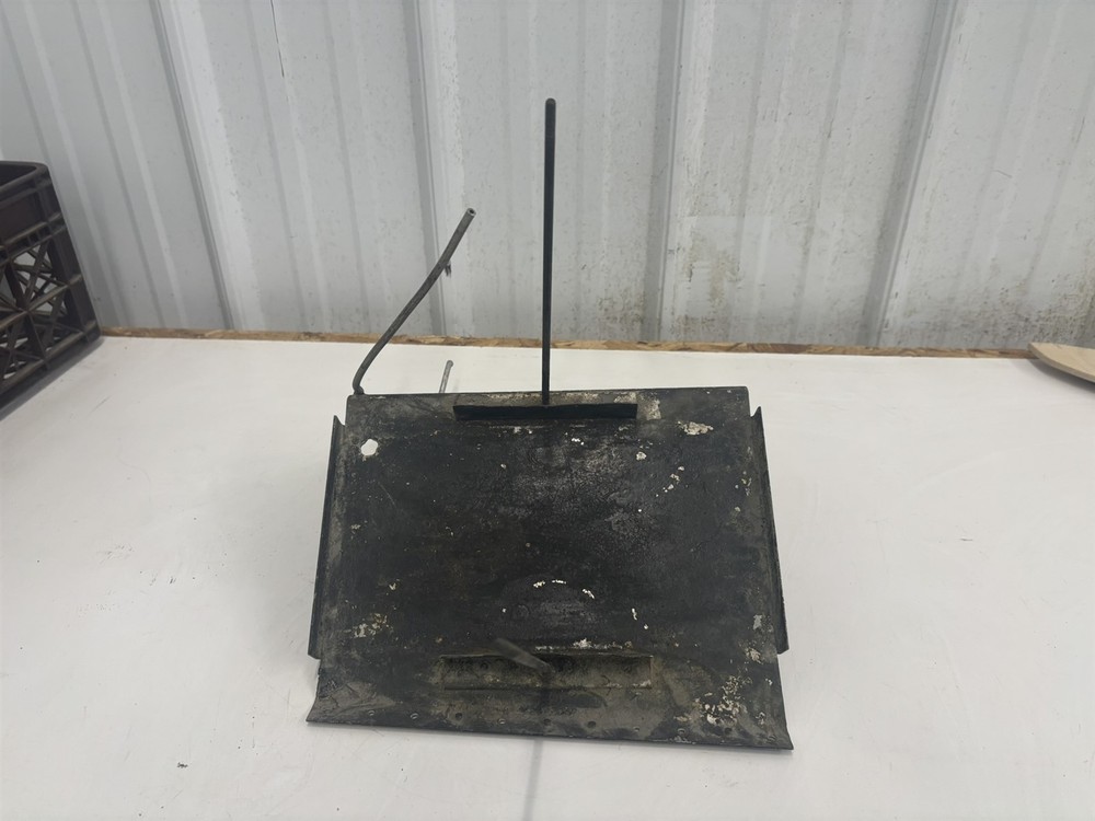 Luscombe Model 8 Battery Box Platform Mount Base Bracket 581084