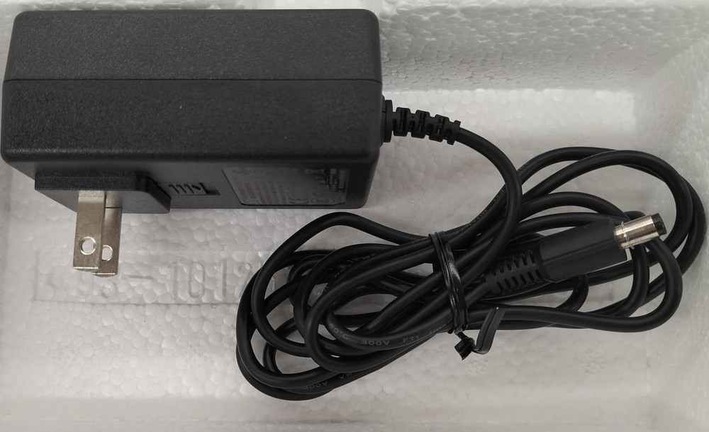 Native Instruments Maschine+ Standalone Sampler Drum Machine Beat Maker w/ Box