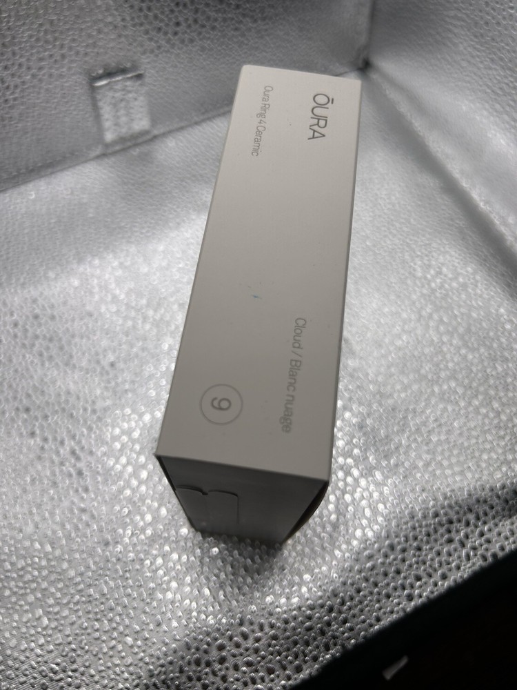 Oura Ring Gen 4 Ceramic Cloud/White Size 9