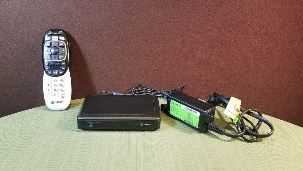 DIRECTV Model C61-500 Power Supply and Remote