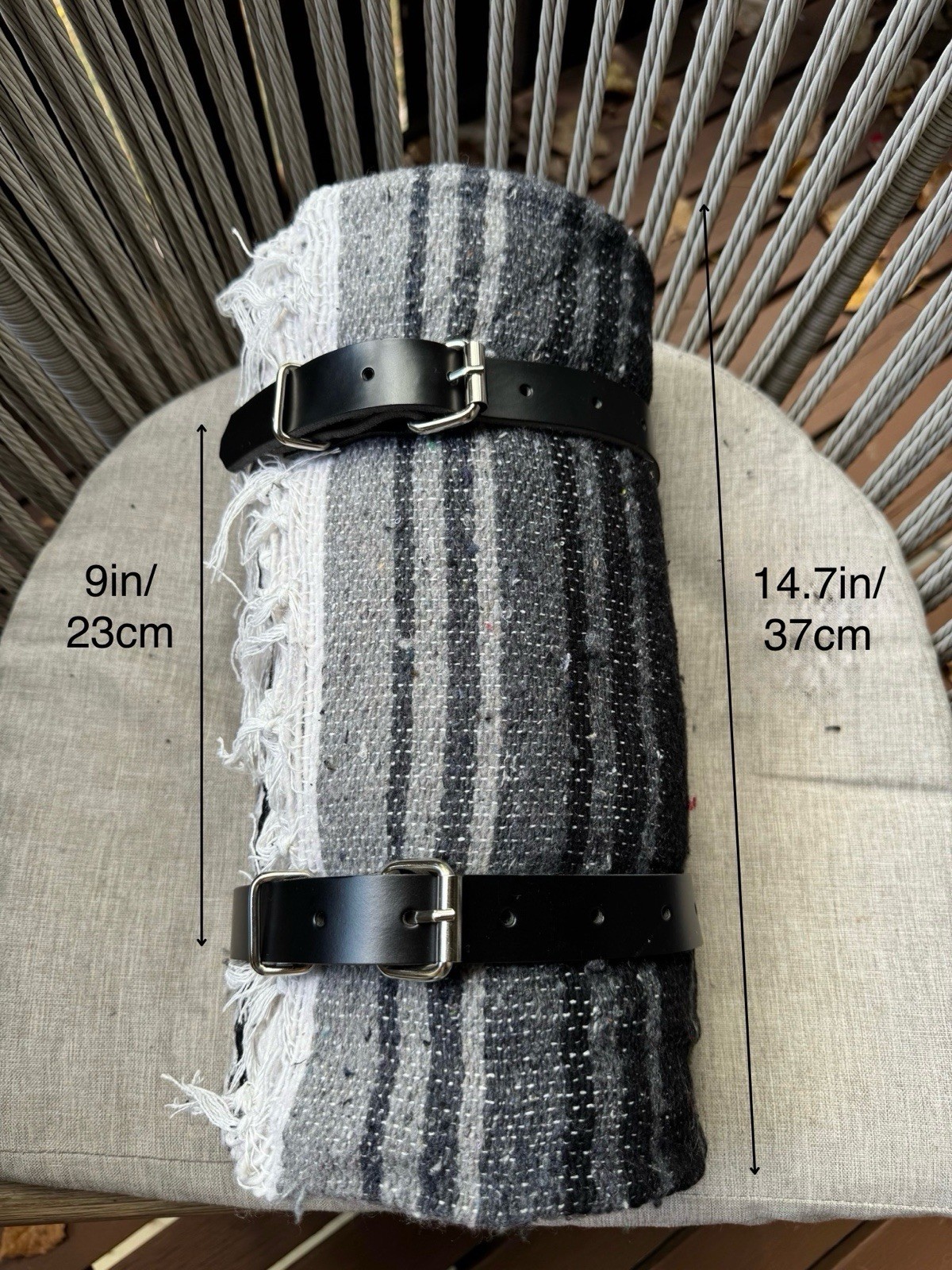 Black Genuine Leather Blanket Roll / Bed Roll Strap With A Blanket (Grey)