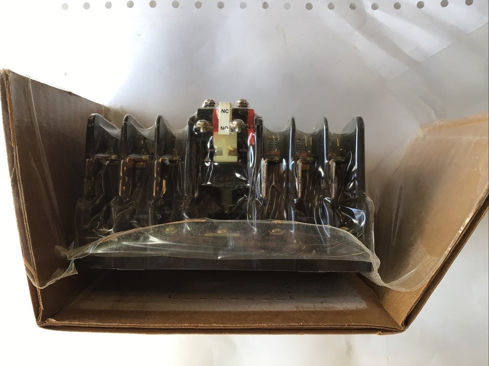 Telemecanique Contactor 2210RDRG30AA-3-4