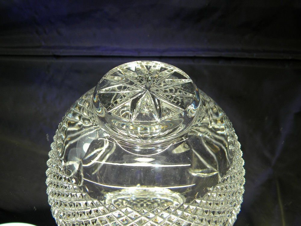 BEAUTIFUL CRYSTAL BALL VASE
