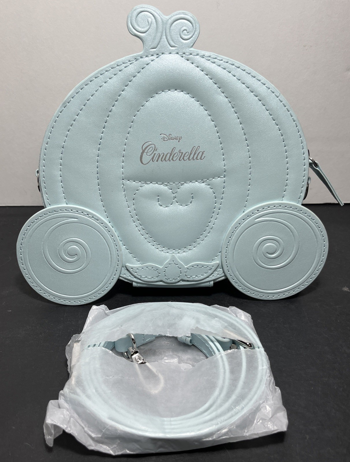 Pandora X Disney Cinderella Carriage Light Blue Crossbody Bag #1697 of 2000 RARE