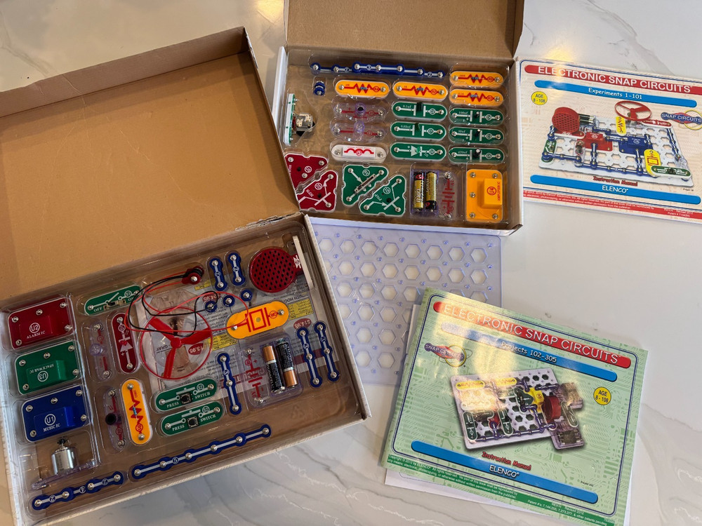 Snap Circuits Jr. Electronics SC-100 + Upgrade Kit UC-30 + Cool Circuit COMPLETE