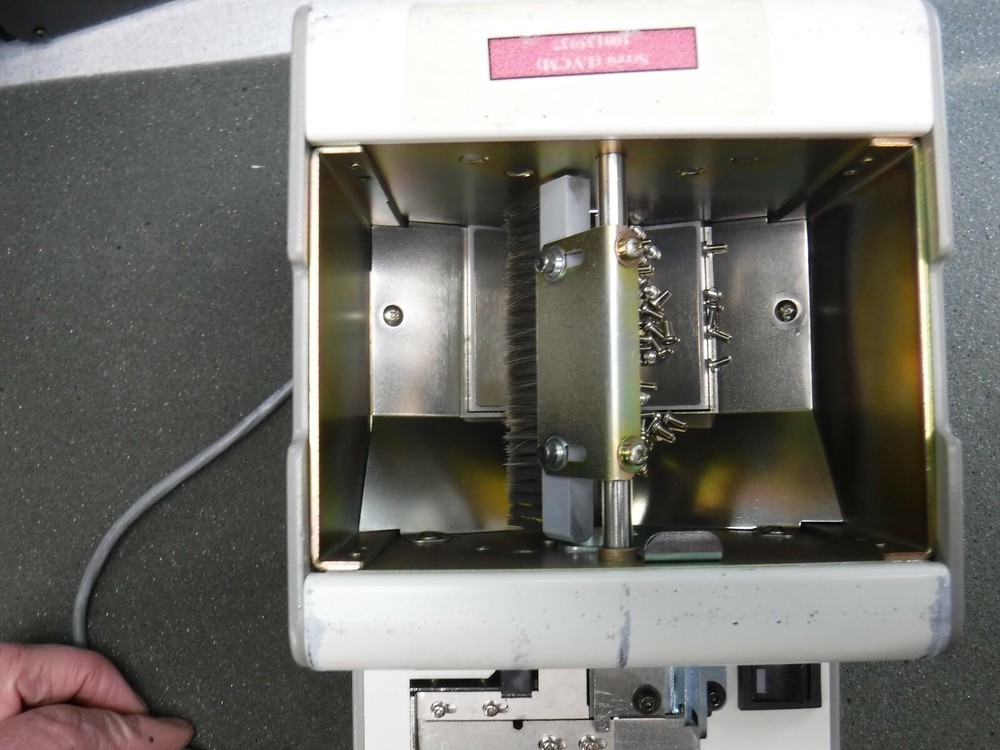 NCS Engineering R-NSB with RNSB30 rail Phoenix Precision Screw Feeder