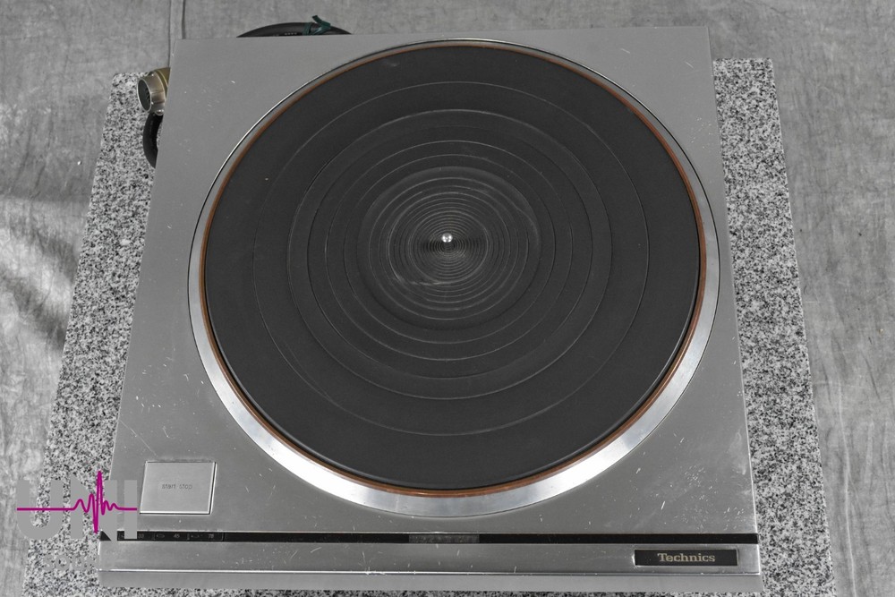 Technics SP-10 MK3 Turntable W/ Power Unit in Good condition