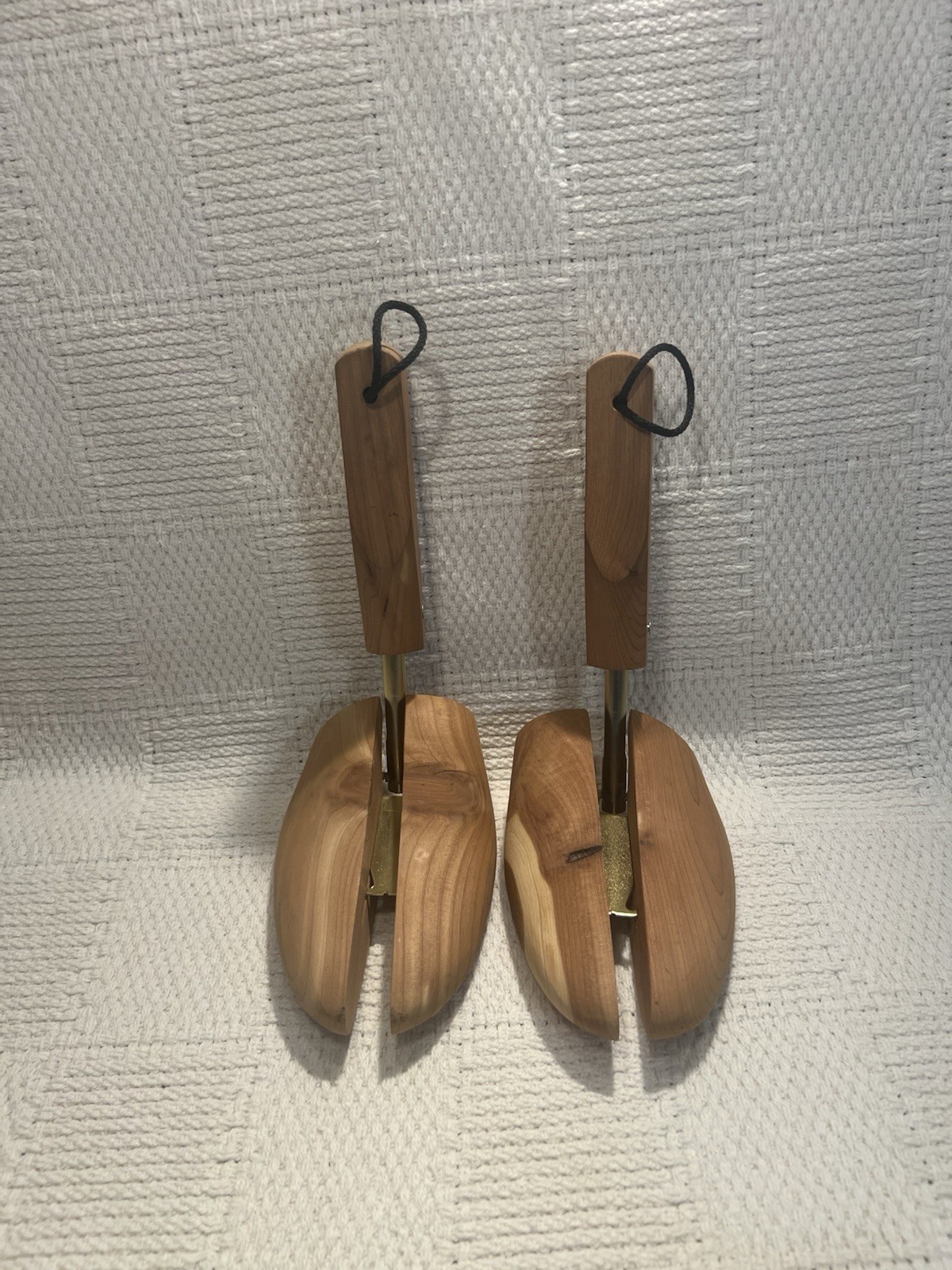 Adjustable Cedar Wood Shoe Stretchers - 12.5" Length x 3" Wide - Fits Men's 9-11