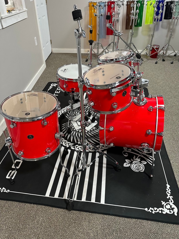 SOUNDWAVE MASTER MINI MASTER SHINING RED DRUM KIT
