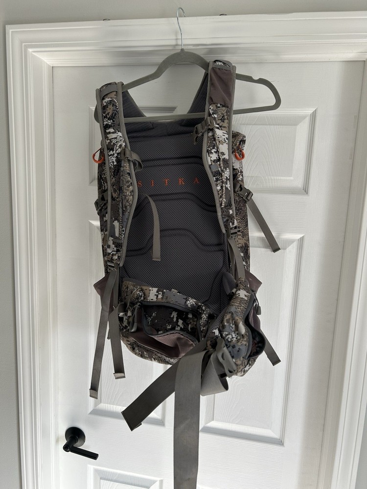 Sitka Tool Bucket Backpack – Optifade Elevated II – Excellent Condition
