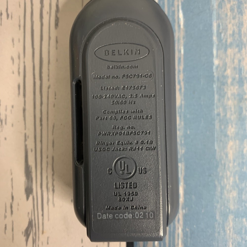 Belkin Notebook Travel Surge Protector Pack & Retractable Dial-up Patch Cord