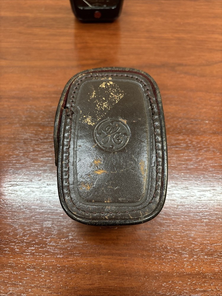 Vintage GE Bakelite Light Meter 8DW48Y4 With Leather Case ***Untested