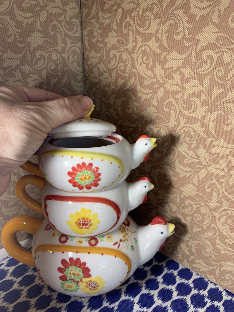 Bisquit Stackable Tea pot chickens Cute!