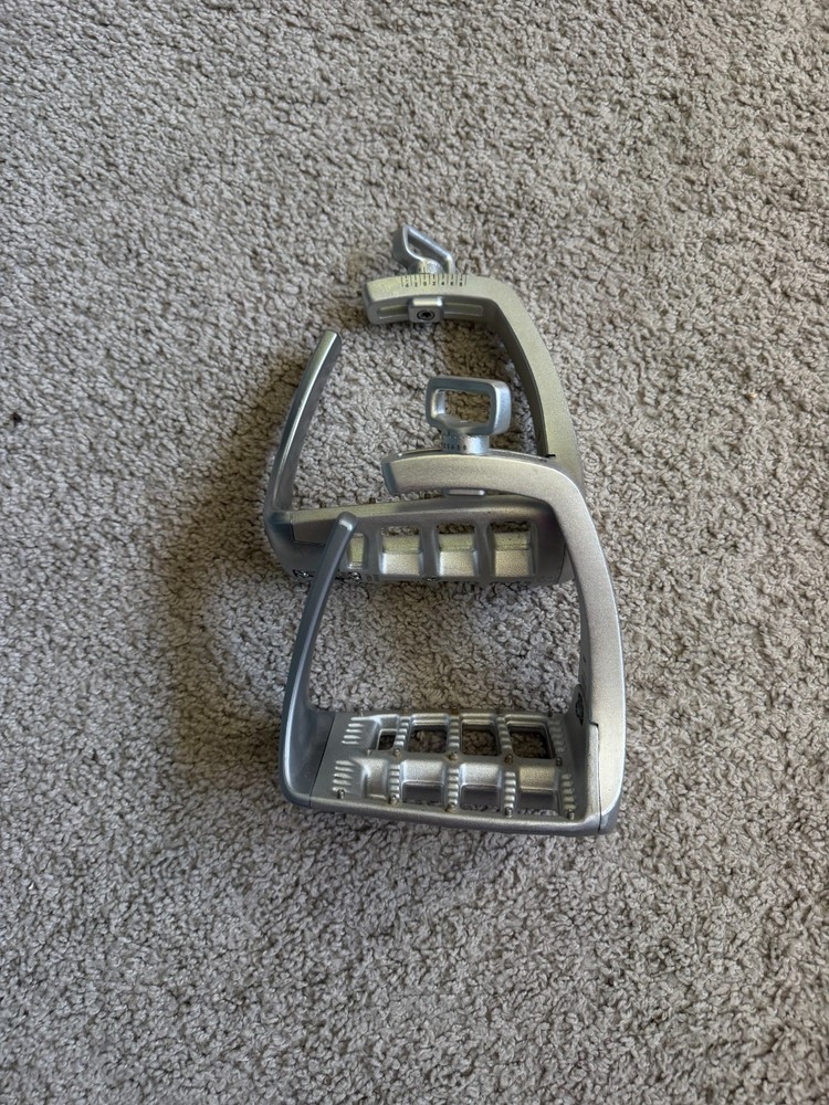 Ryde Adjustable Stirrup Irons