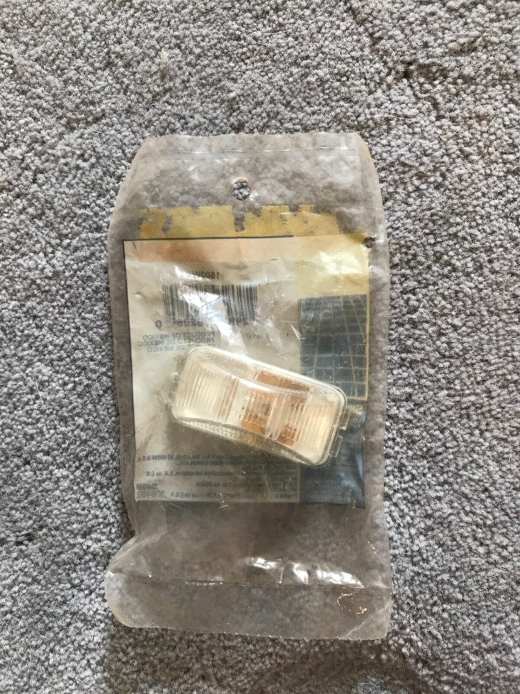 SIGNAL STAT 1500W CLEAR RECTANGULAR MARKER LAMP NOS