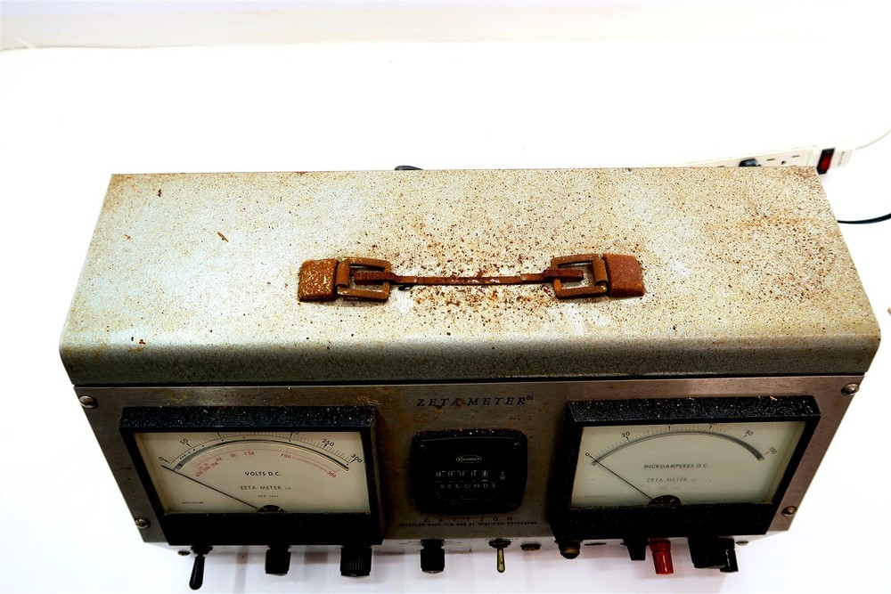 ZETA-METER Power and Timer Unit Model D Instrument ~ Powers On