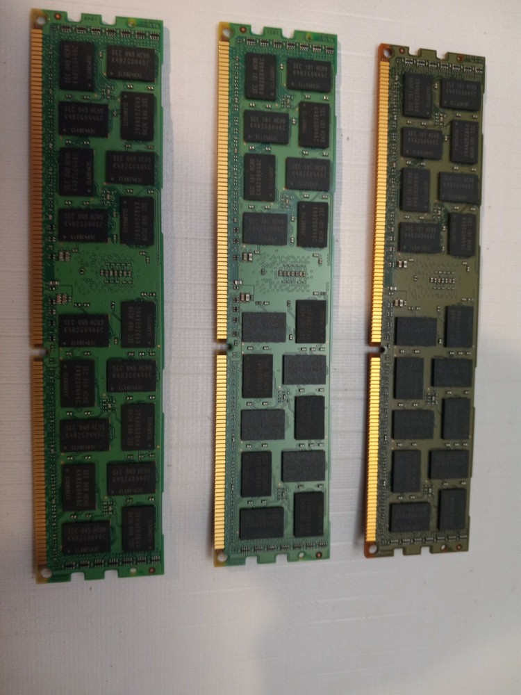 HP (1x8) PC3-10600 2RX4 Memory