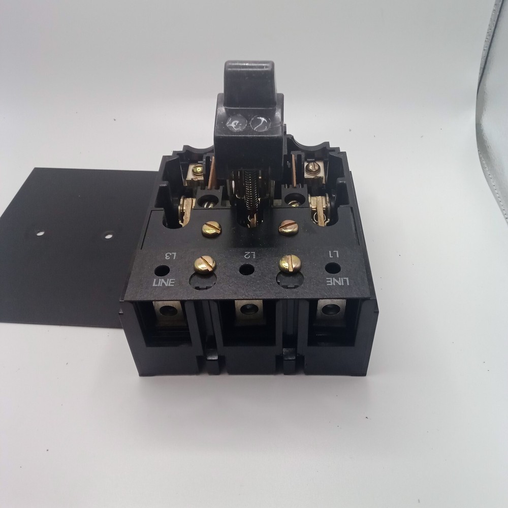 NEW GENERAL ELECTRIC THMS32 60 AMP 600V DISCONNECT SWITCH
