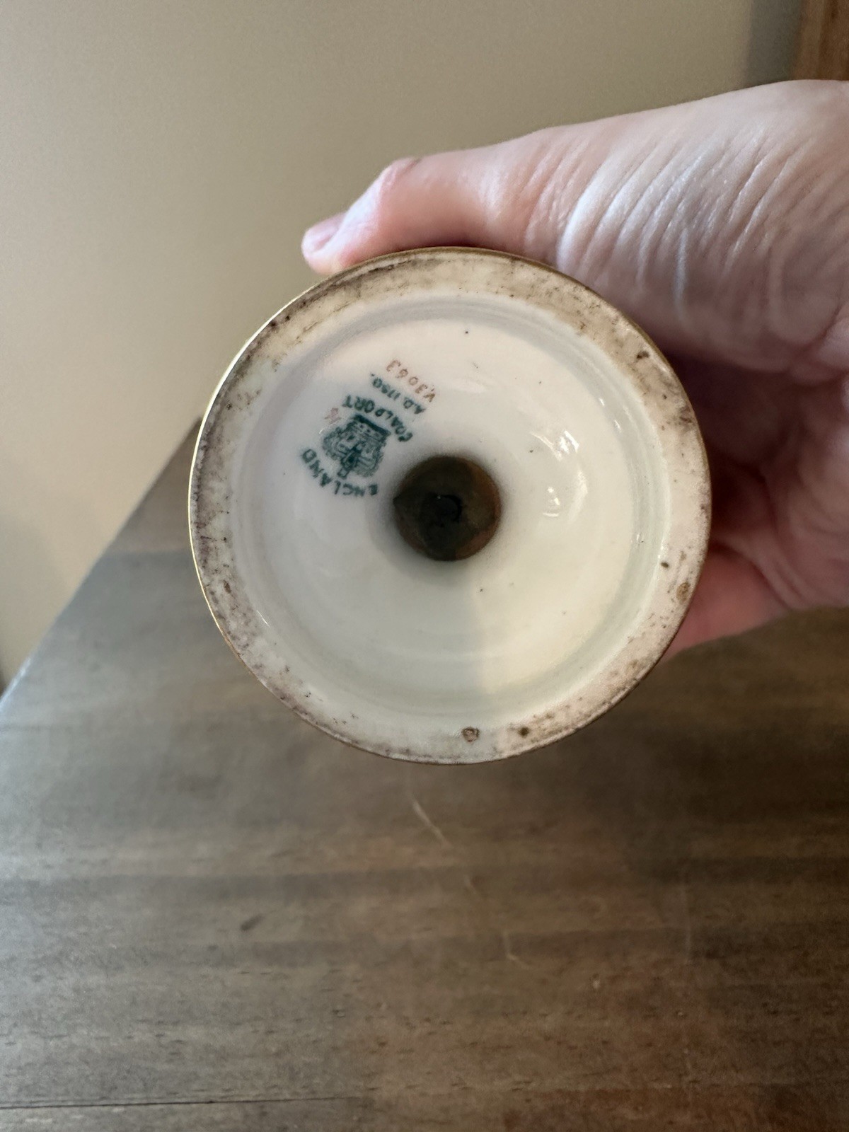 Antique 1890s Coalport Red Porcelain Vase Urn W/Hand Painted Gold Scrolls 6”T