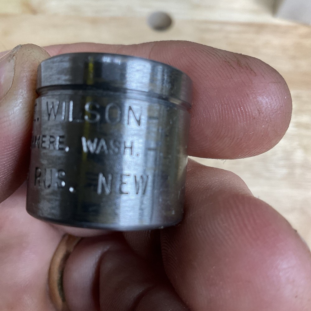 L.E. Wilson Case Holder 220 RUSSIAN New Case