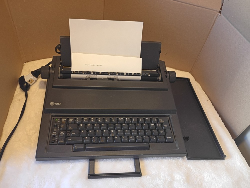 AT&T Electronic Typewriter Personal Portable 6100 TESTED