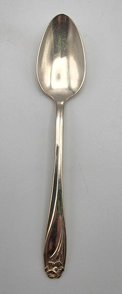 1847 Rogers Bros  Daffodil Pattern Tea Spoon Silverware Flatware
