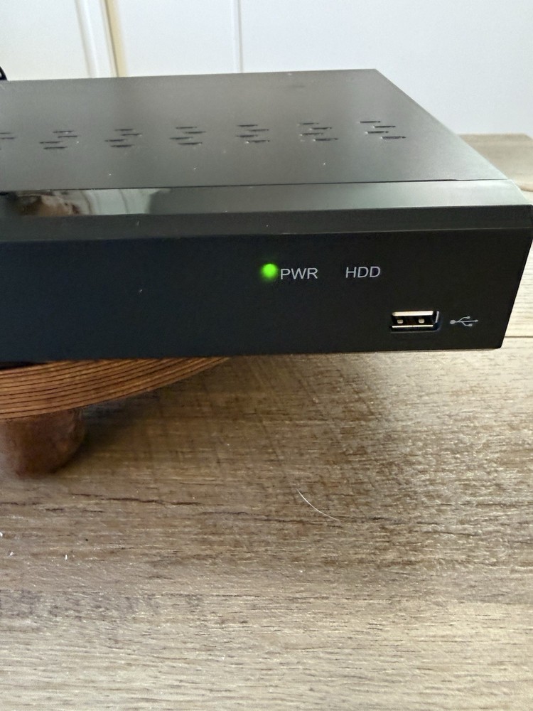 Lorex 1080P Wireless DVR (LH0904-D)-BLACK