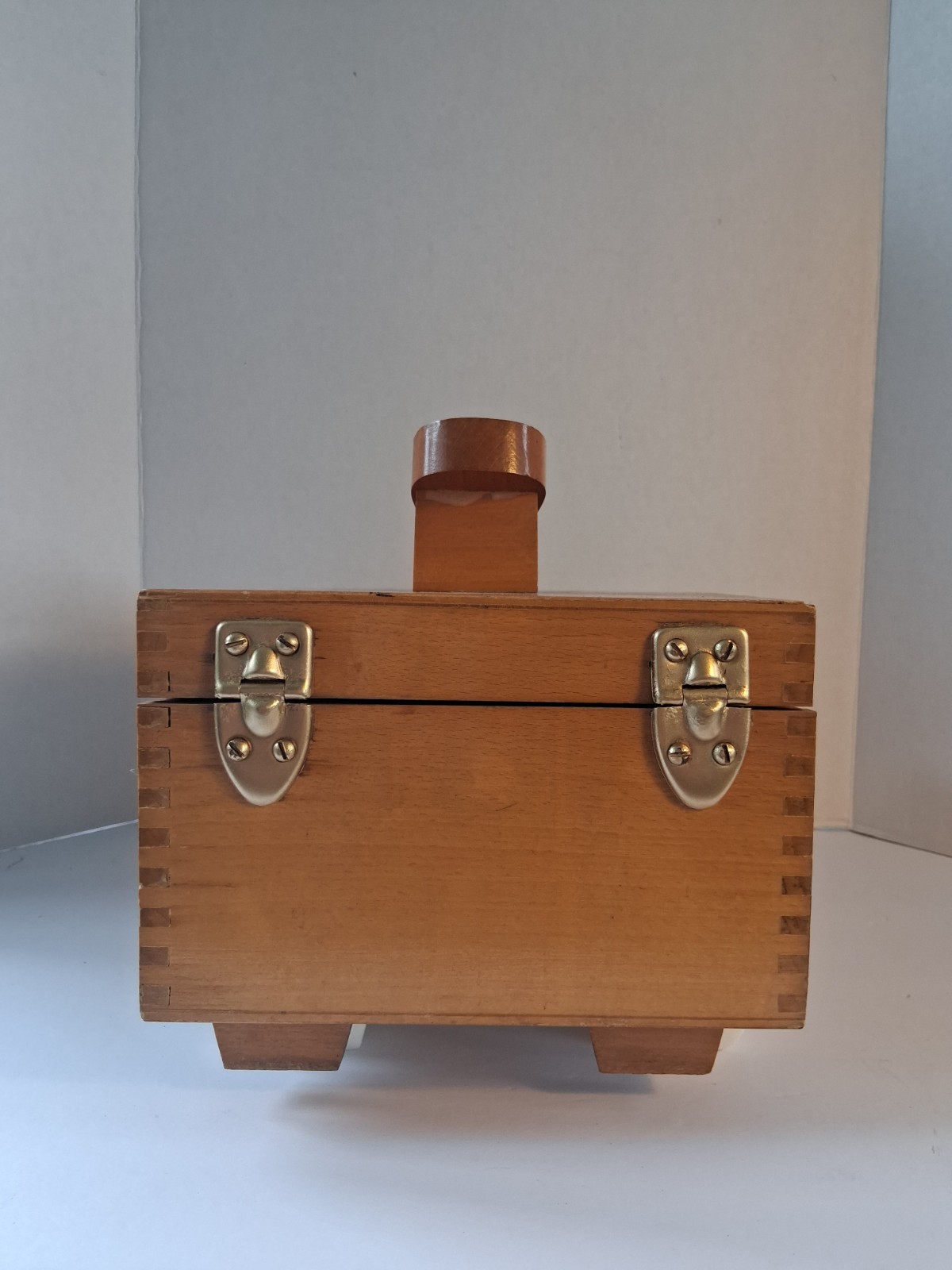 Vtg 1960's Shoe Shine Valet; Brush Kit Includ.; Dove Tail Wood Detail; EUC/Mint!