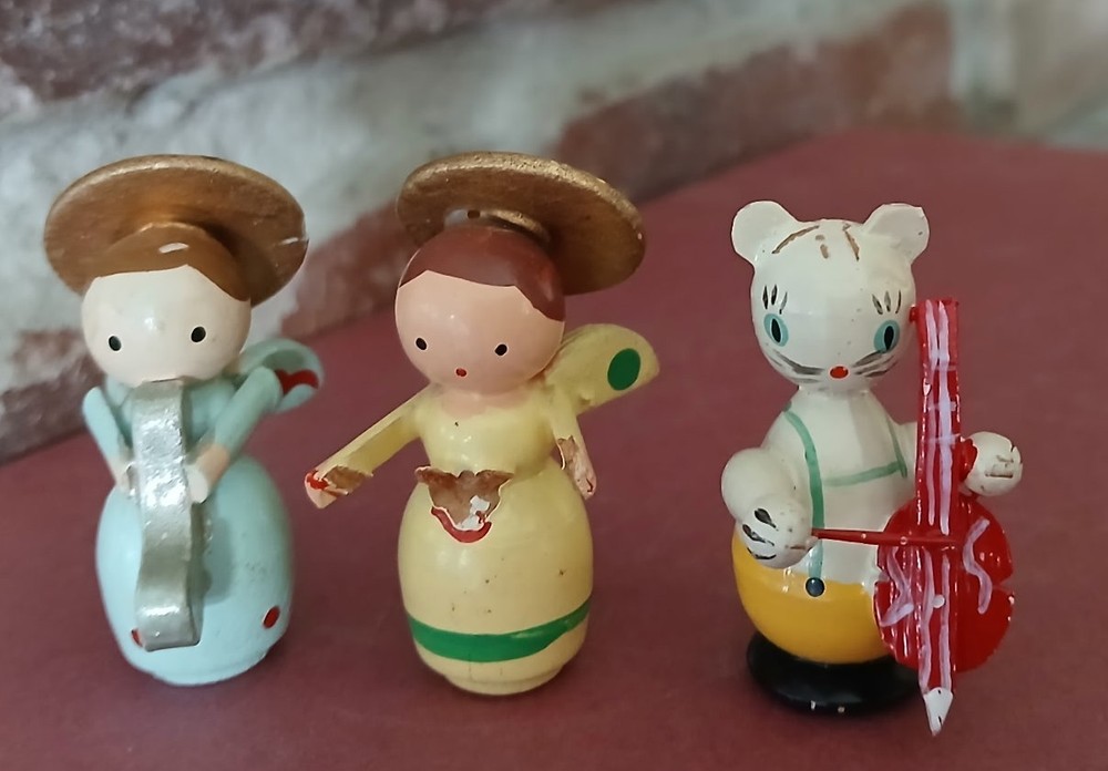Wooden Christmas Figures. (2" Ht.) - 8. Generic.
