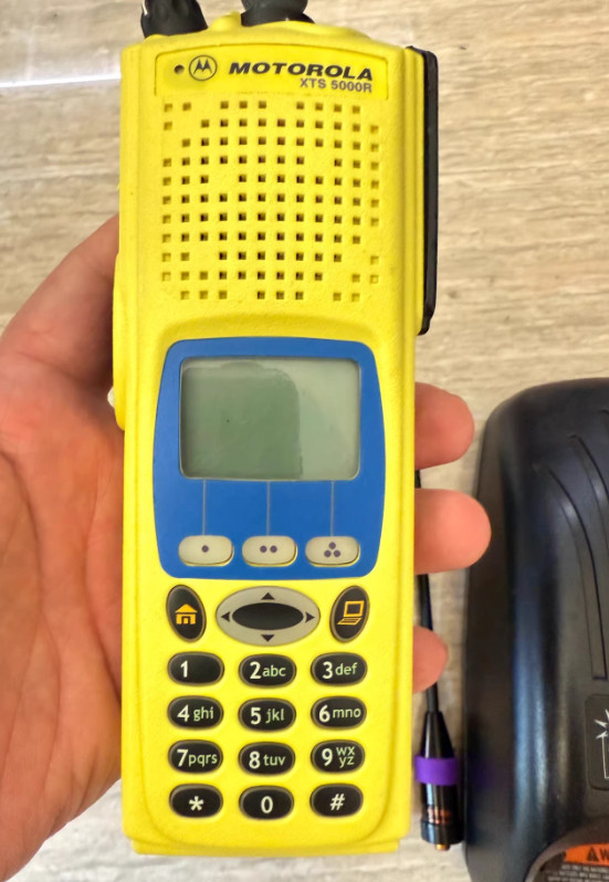 1pcs MOTOROLA XTS5000, 380-470 frequency