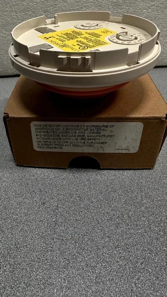 1951J Johnson Controls Smoke Detector Head only
