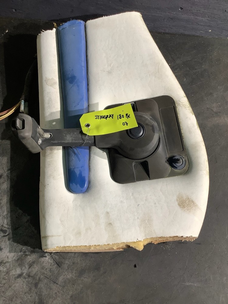 Volvo Penta Side Mount Throttle Control Box Assy. / 2007 Stingray 180RX