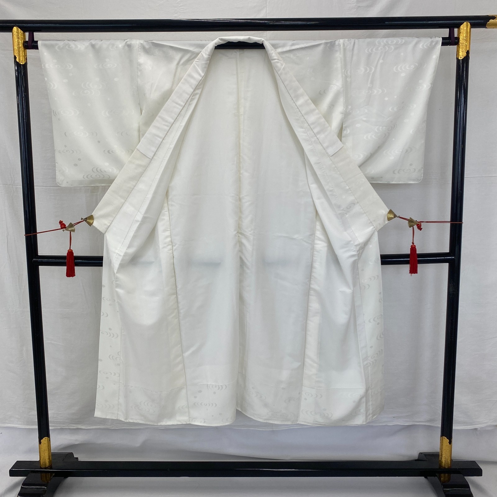 Japanese Vintage Kimono Juban Polyester White Traditional Authentic Length 53 in