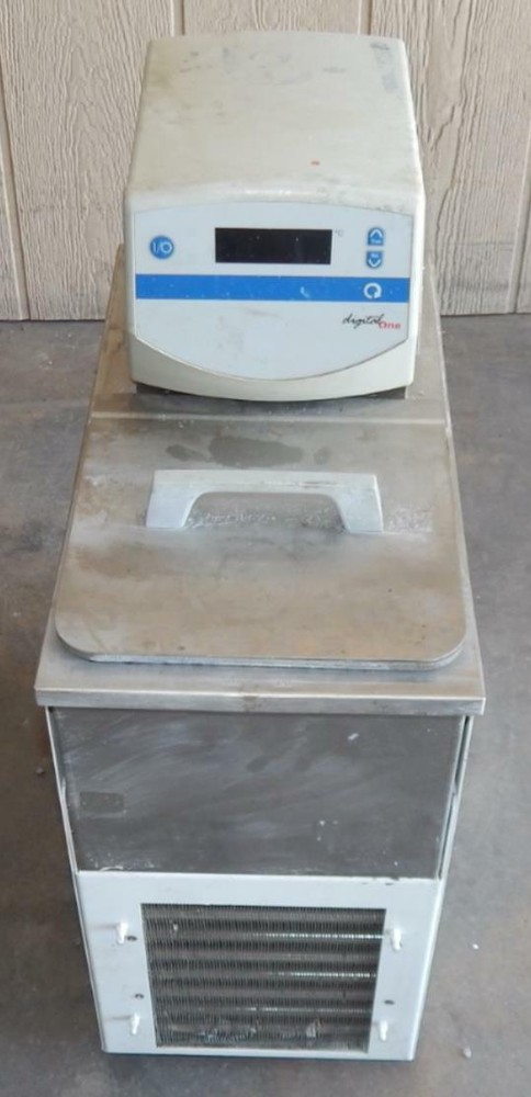 THERMO NESLAB DIGITAL ONE RECIRCULATING CHILLER  (#3506)
