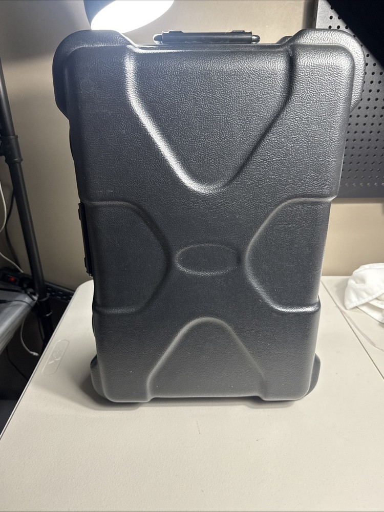 VTG Sudhaus Combo-Code 20” Black Hardshell Rolling Case Keys Combo EXCELLENT EUC