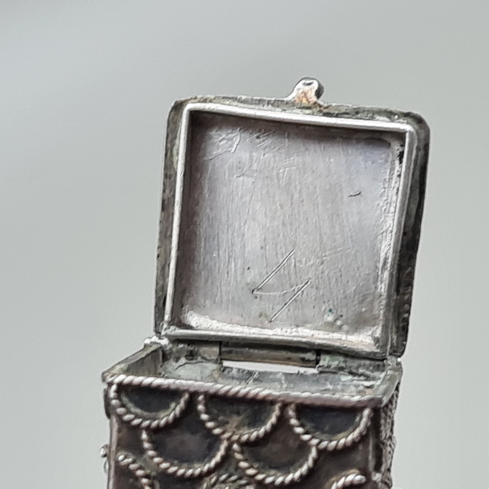 Antique Silver & Jade Sone Pill/Snuff box