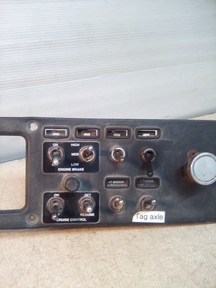 2002 Peterbilt 378 Switch Panel