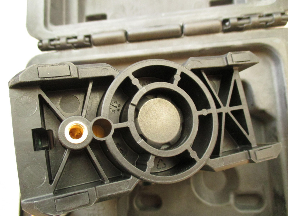 DeWalt DW083 3 Beam Laser Pointer Level, with Storage Case