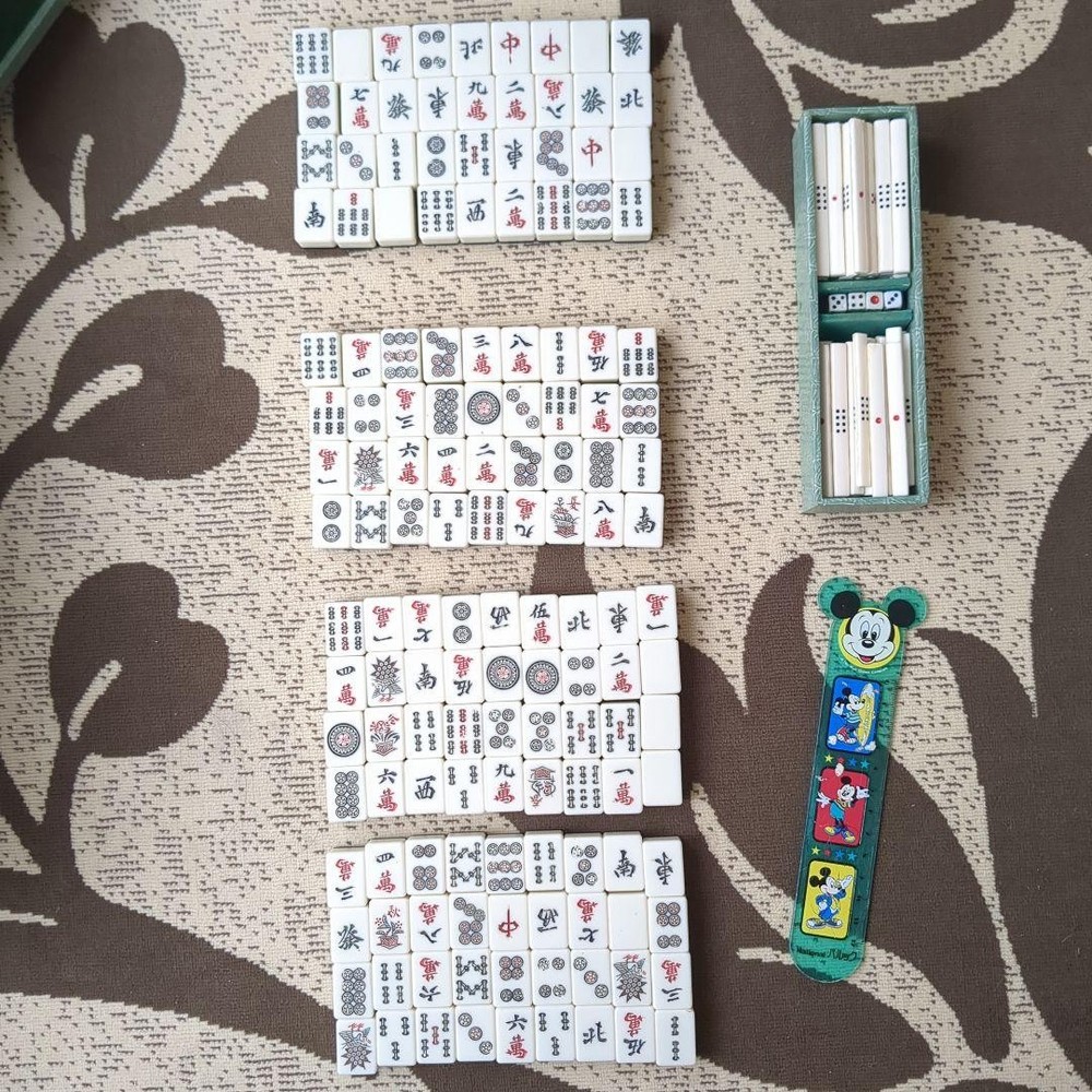 Mahjong tile set black plastic case included