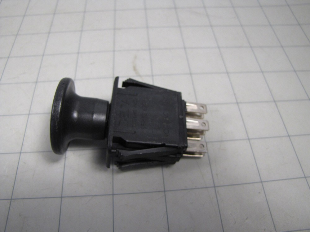 Delta Series 6204 PTO Switch Push / Pull 8-Pin NEW
