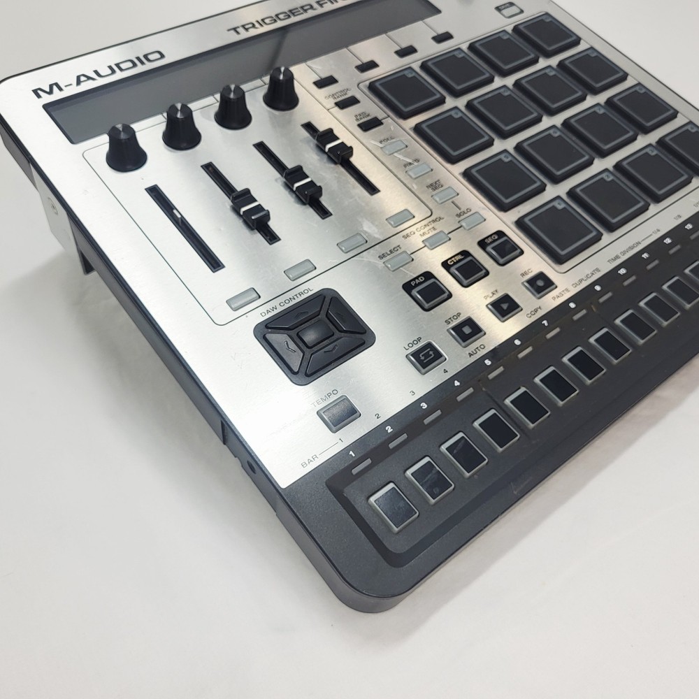 M-AUDIO Trigger Finger Pro MIDI Pad Controller 16 Step Sequencer 64 Sounds+Cords
