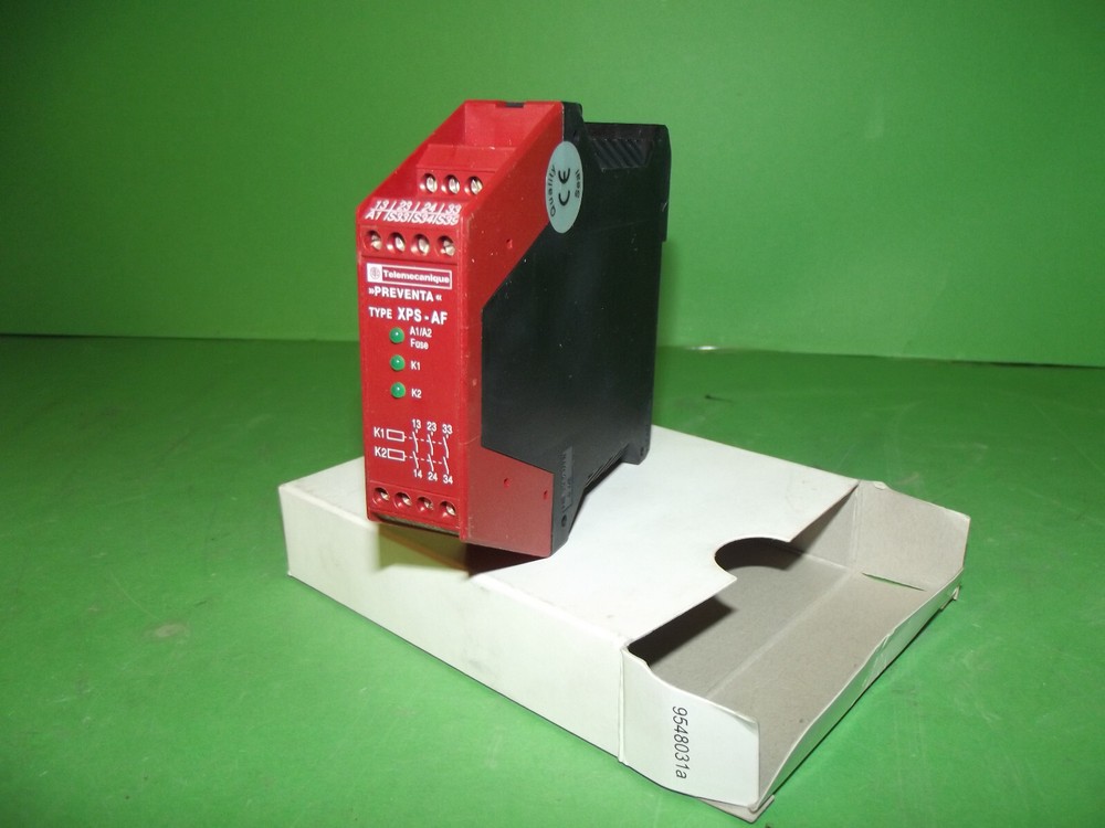 Scheider Electric Preventa - Safety Relay XPSAF5130 Module for emergency stop