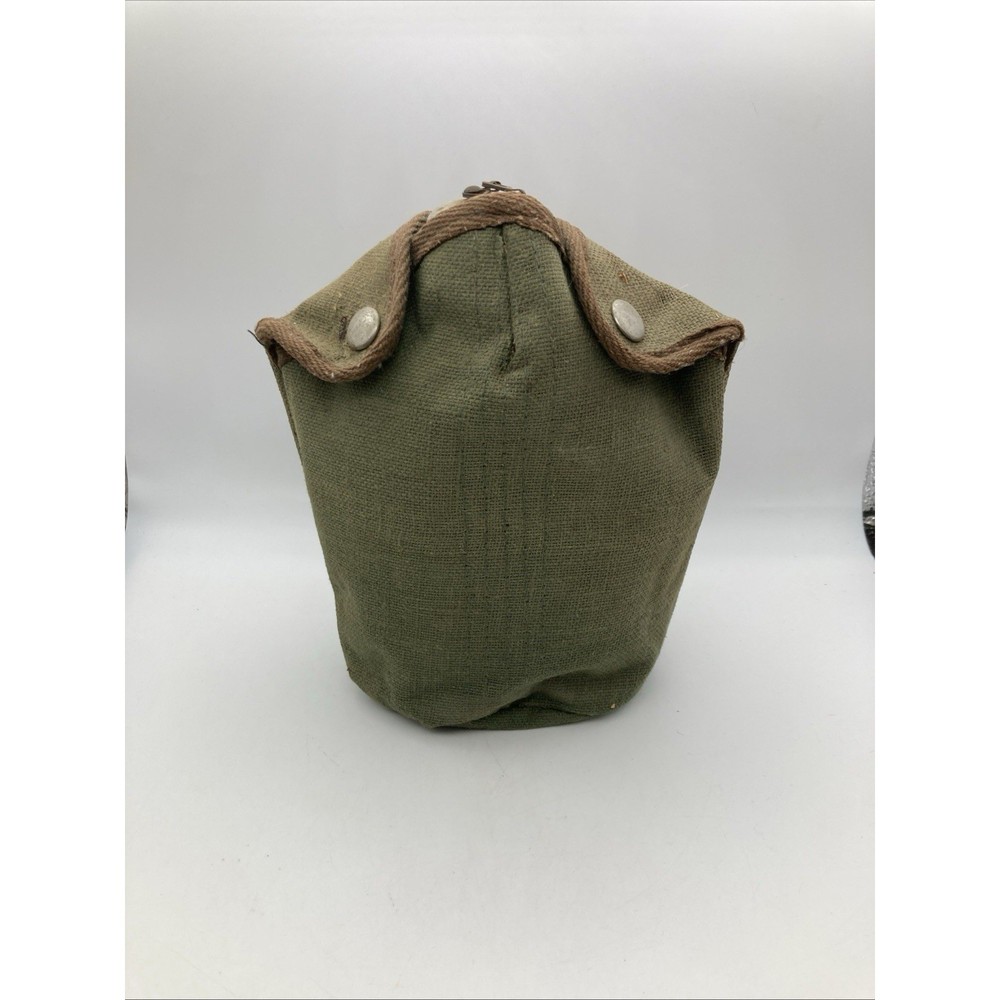 ORIGINAL WWII US ARMY INFANTRY A.G.M.CO. 1942 CANTEEN With Cover Attached Lid